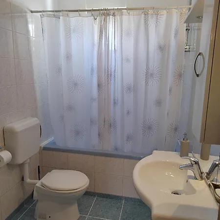 Apartment Eva 2 *